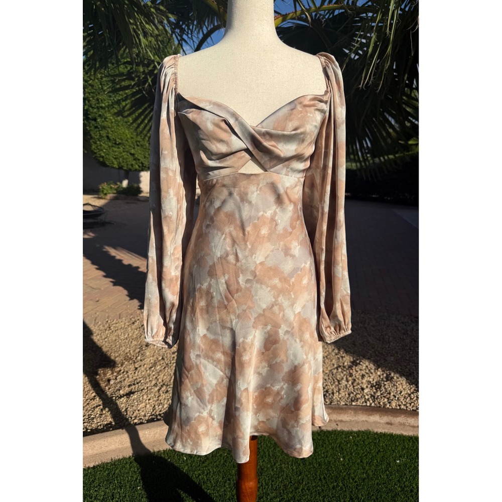 ASTR The Label Long Sleeve Abstract Print Mini Dress Neutral Twist Front Size M